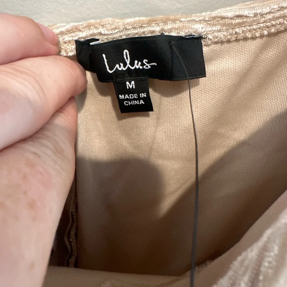 Lulus new with tags size medium celebrate me velvet - Picture 5 of 8